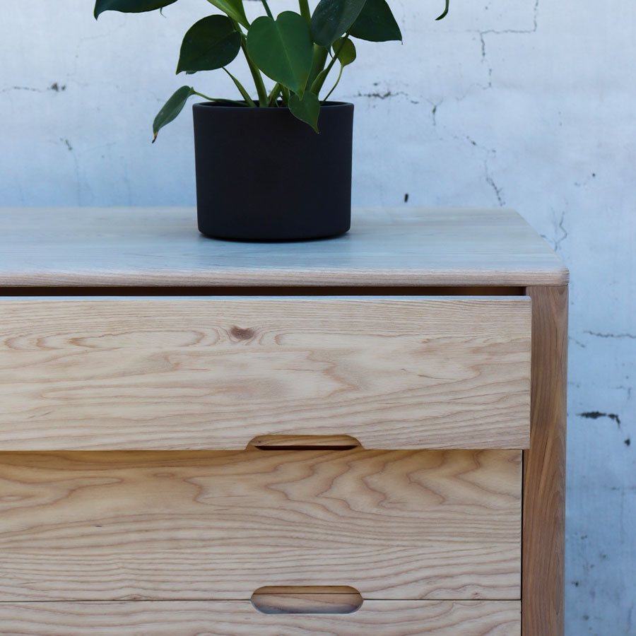 outeniqua-ash-4-drawer-chest-jb-furniture-manufacturers-knysna-1.jpg OUTENIQUA Chest 4 Drawer – Cotton White (Ash) 4